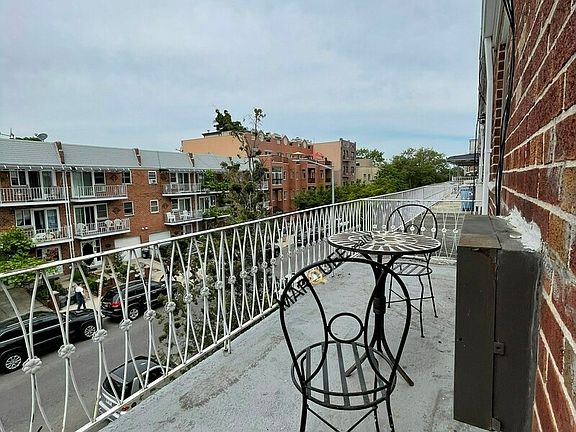 4th image of 31-51 37th St #3A