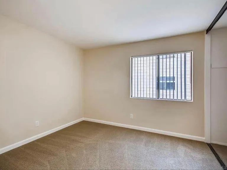 9250 Towne Centre Dr #1 — Photo 8