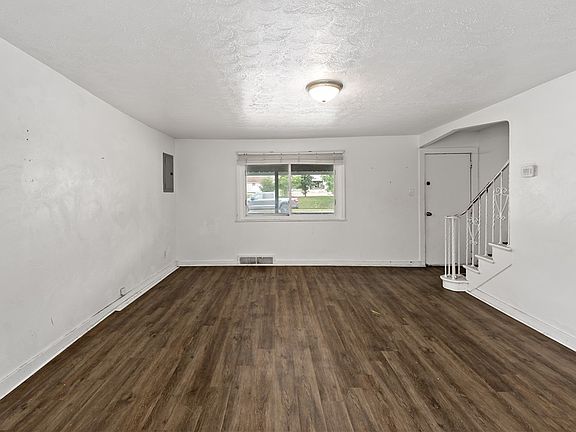 3rd image of 603 W Main St