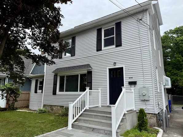 654 Nichols Avenue, Stratford, CT 06614