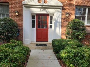 1726 W Abingdon Dr, Alexandria, VA 22314