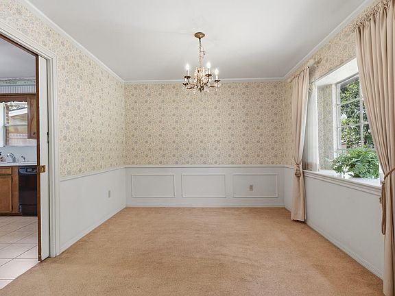 5th image of 1111 Cheshire Ln