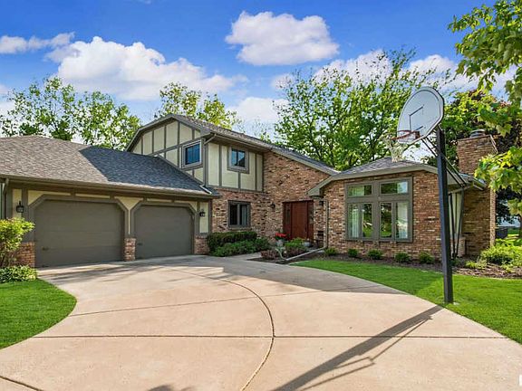 2nd image of 11925 N Windcrest Ct