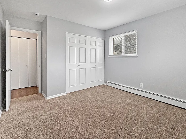 531 W 20th St #27 — Photo 3