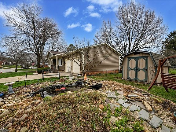 5th image of 300 Castleton Rd NE