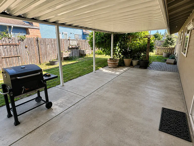 1008 Anacortes Ave NE — Photo 11