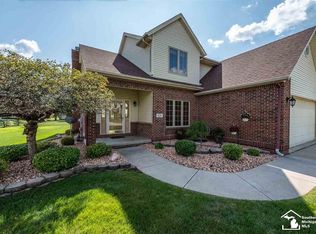 478 Country Dr, Monroe, MI 48162