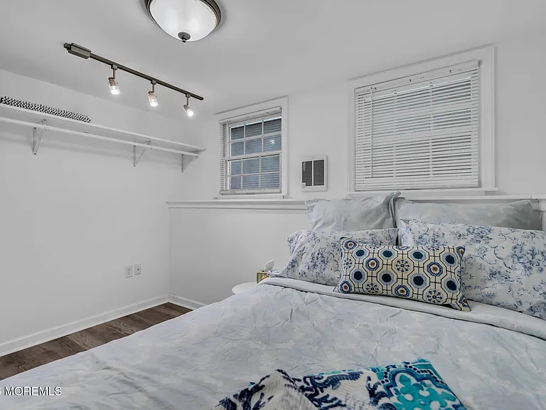 55 Beach Front — Photo 28