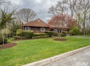 16 6th Ave, Smithtown, NY 11787