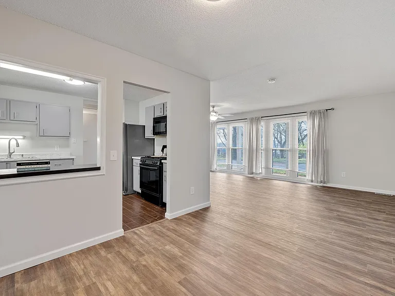 4649 McIlroy Dr — Photo 9