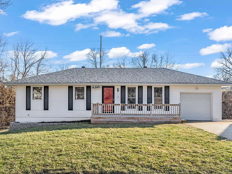 16309 S Queen Ridge Dr — Photo 1