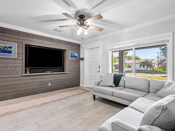 3rd image of 1009 NW 8th Street