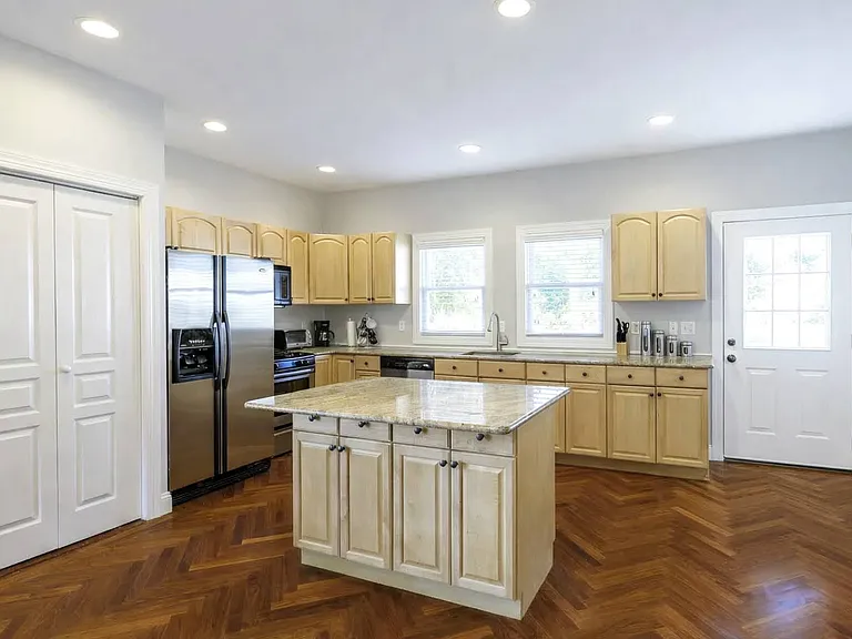415 3rd Ave #A — Photo 4