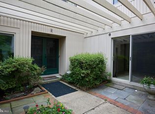 19104 Brooke Grove Ct, Montgomery Village, MD 20886
