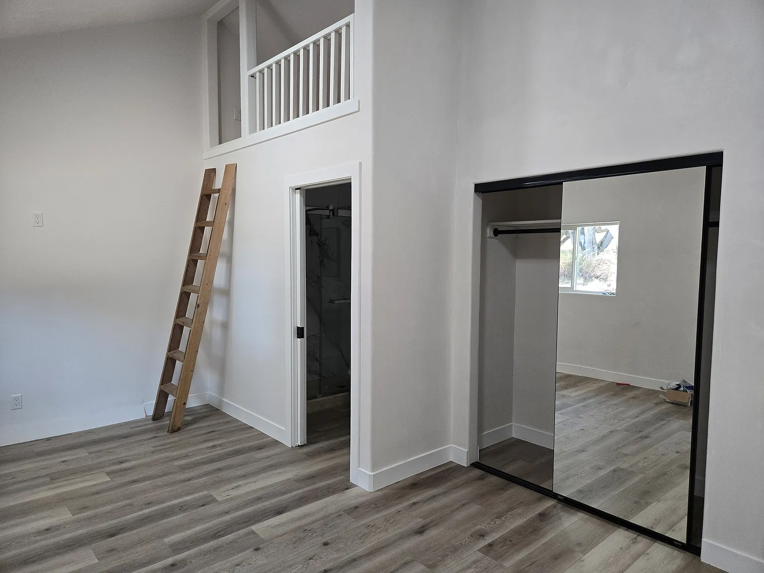 3 bed, 1618 sqft, $5,800 — Photo 2