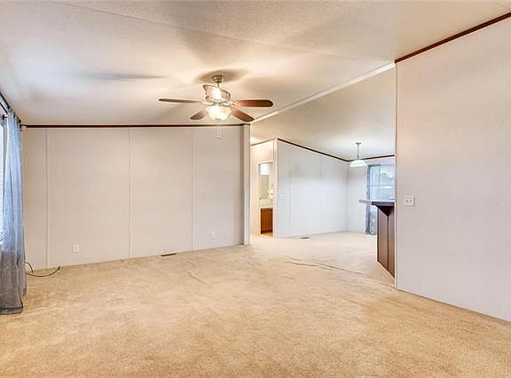 4th image of 120 Kaitlyn Pl