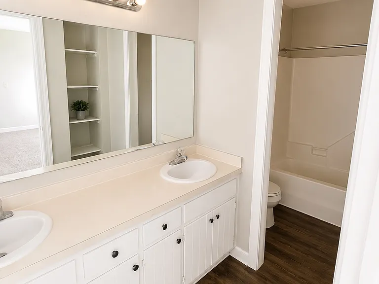 724 Salisbury Dr — Photo 7
