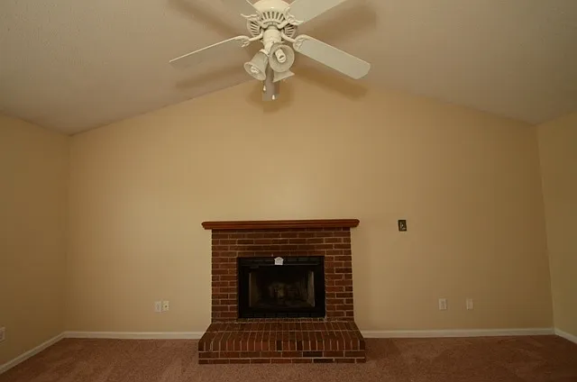 122 Creekview Dr — Photo 10