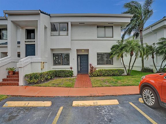 2nd image of 21300 San Simeon Way APT M9