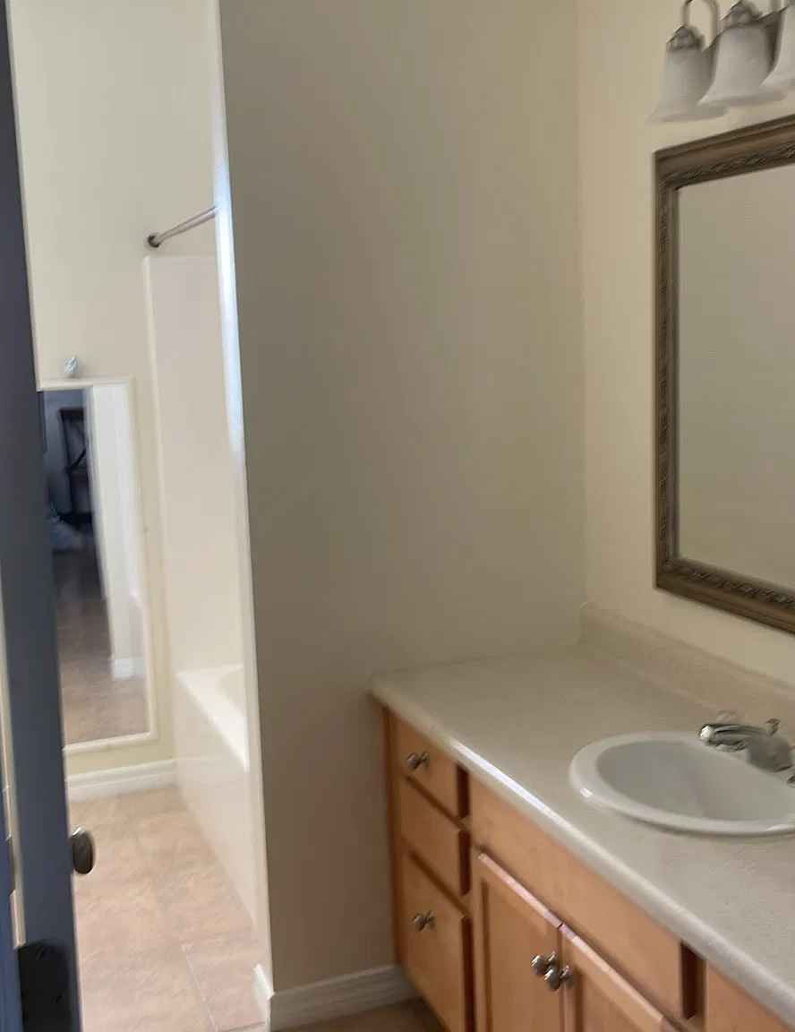 2 bed, 1050 sqft, $1,650 — Photo 1