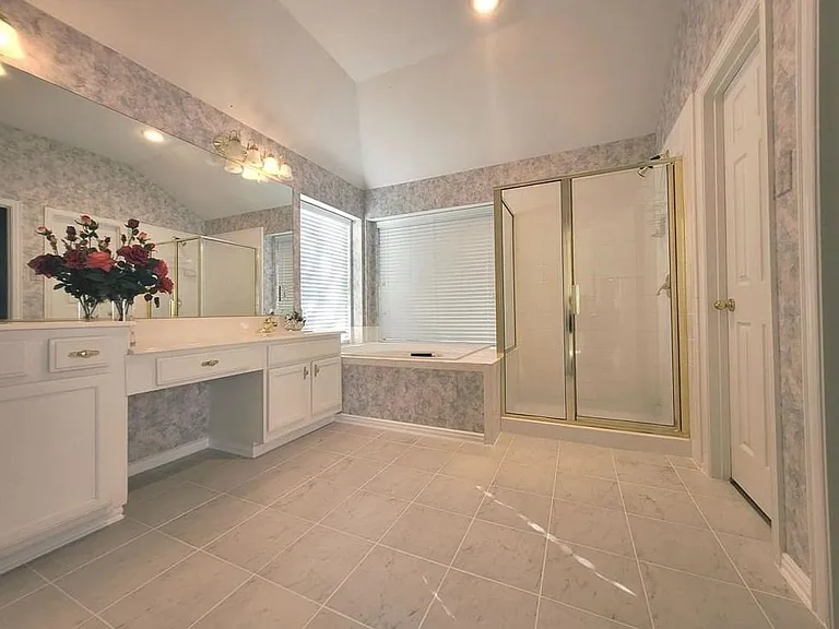 6401 Dakota Dr — Photo 24