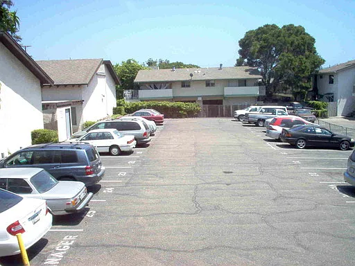 2025 Bath St — Photo 11