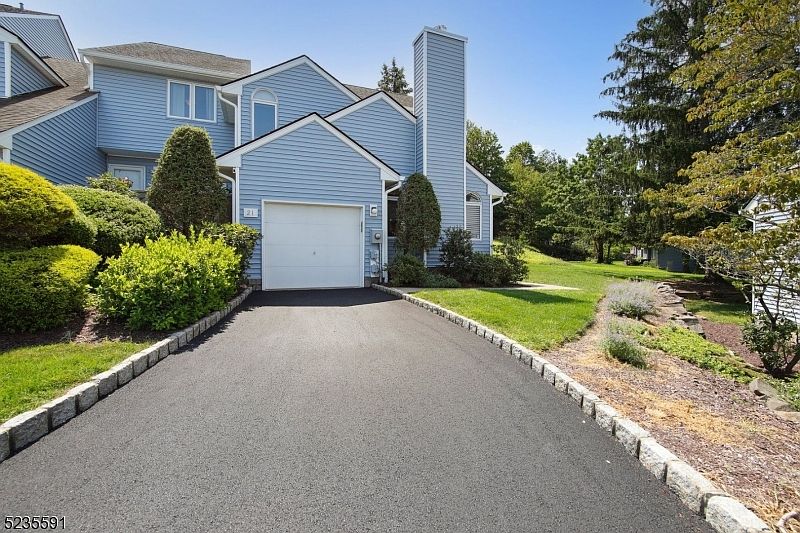 1st image of 21 Davey Dr