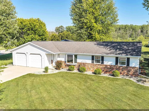 1090 Melody Dr, Green Bay, WI 54303