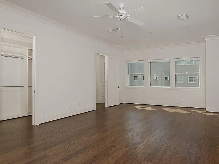 2503 Lake Front Cir — Photo 19