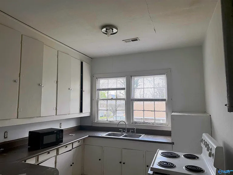 213 Wilson St NE #4 — Photo 6