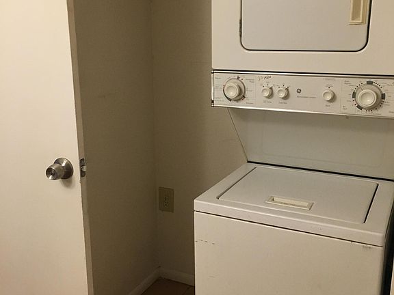 4th image of 465 W Ivyglen St #110