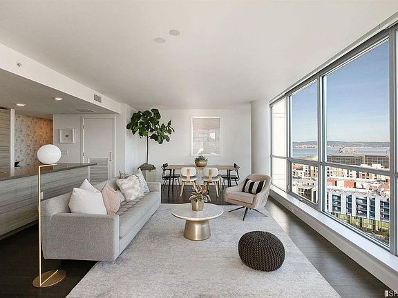 3rd image of 708 Long Bridge St #1506