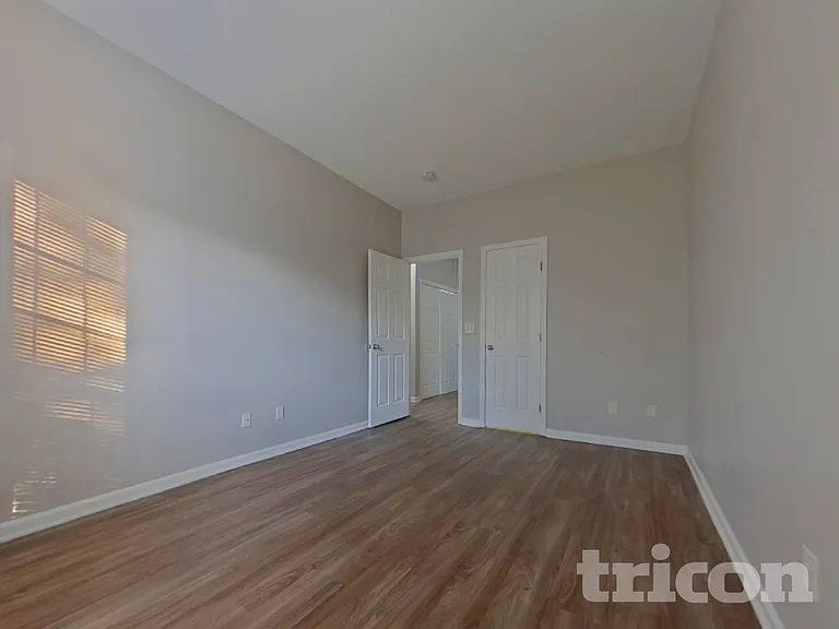 101 Royal Crest Dr — Photo 12