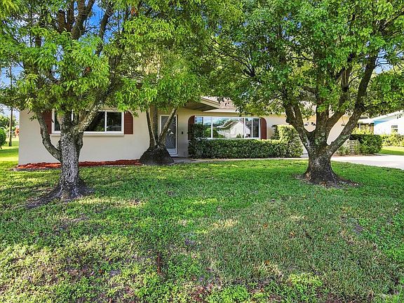 3rd image of 2248 Ivy Ave