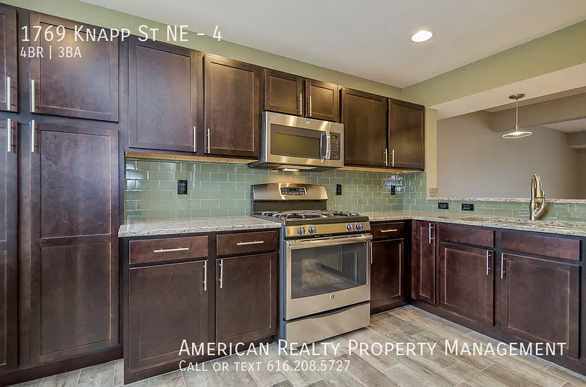 4 bed, 2.5 bath, 1698 sqft, $2,250 — Photo 4