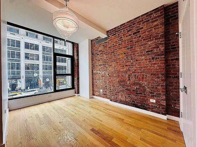 1015 6th Ave #2F — Photo 12