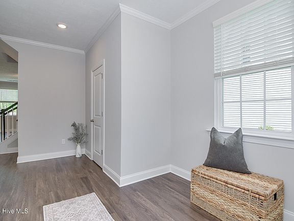4th image of 227 Caroleton Drive