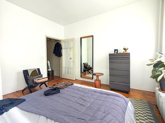 2nd image of 69 W 105th St APT 4D