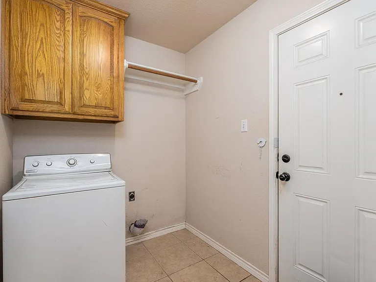 207 Locust St — Photo 17