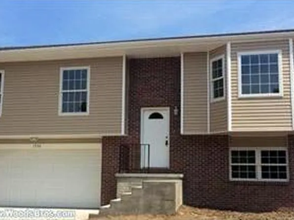 1730 SW 8th St, Lincoln, NE 68522