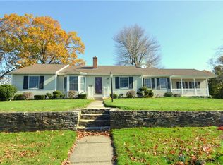 88 Nakomis Dr, Warwick, RI 02888