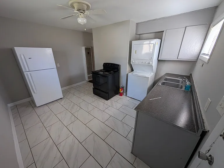 701 S Chapman St #1 — Photo 4