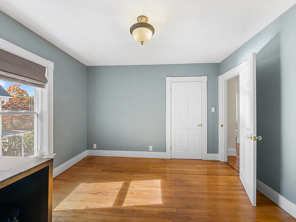 13 Pacific St #2