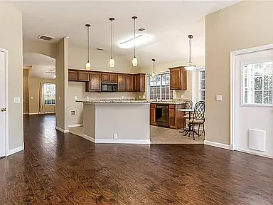 4249 Pinewood Dr — Photo 10