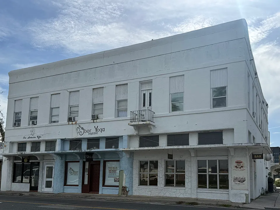 813 E 7th Ave #9