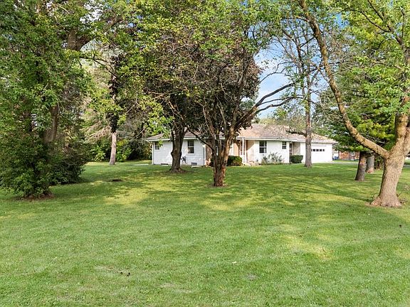 4th image of 1326 E Oak Ln
