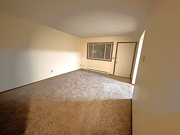 3rd image of 1380 Heritage Dr APT 3