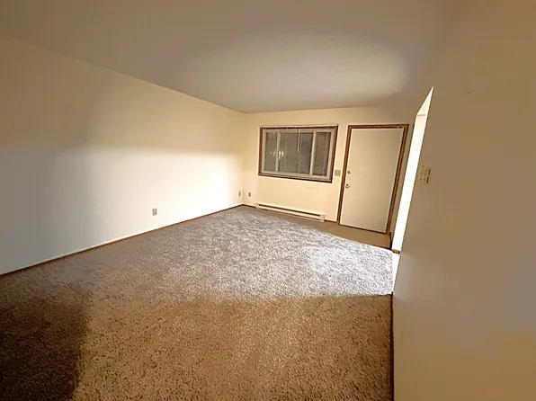 1380 Heritage Dr APT 1, New Richmond, WI 54017