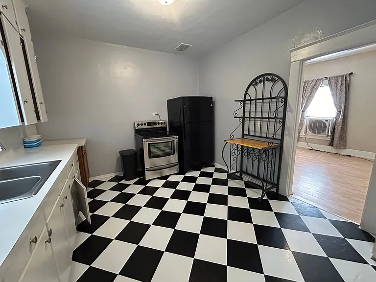 117 W Adams Ave — Photo 44