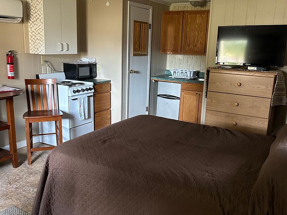 1st image of 1501 E North Ave #15
